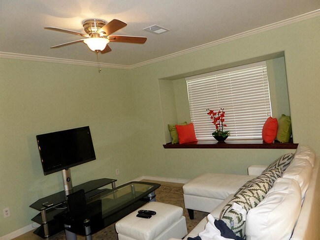 Foto del edificio - 9775 Pine Lake Dr