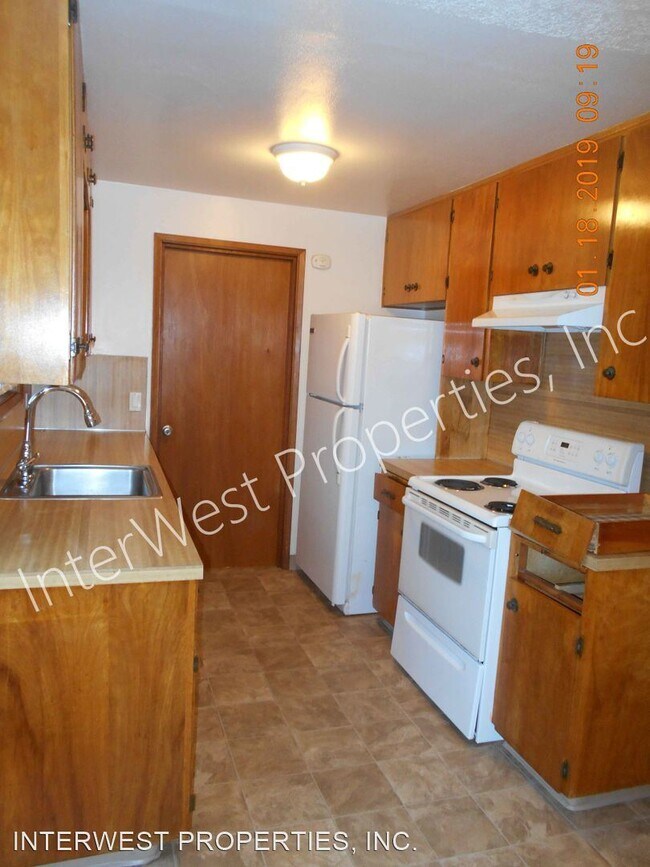 Foto del edificio - 3 br, 1 bath House - 12740 SW EDGEWOOD ST.