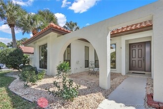 Building Photo - 4004 SW Osprey Creek Way