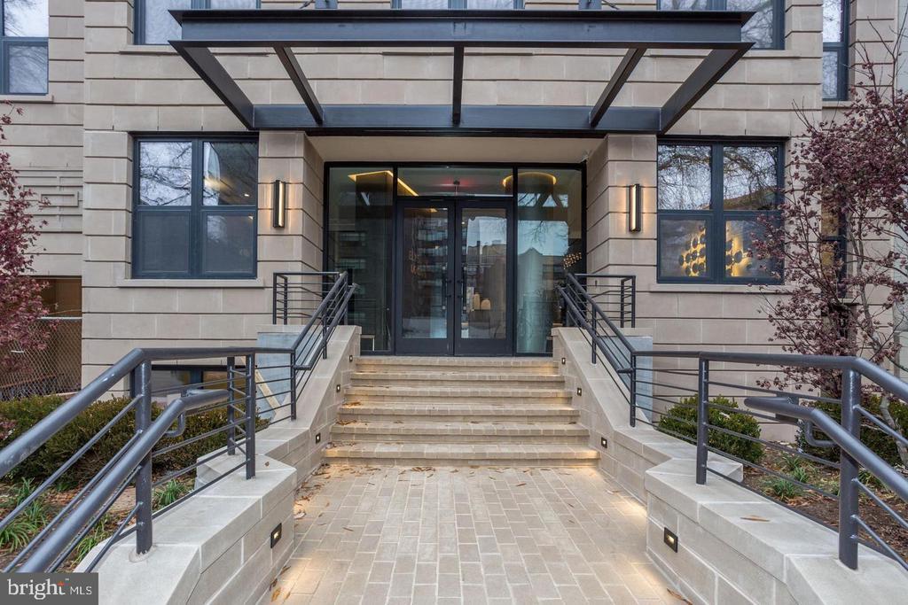 Foto principal - 1427 Rhode Island Ave NW