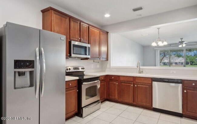 Foto del edificio - 13453 English Peak Ct
