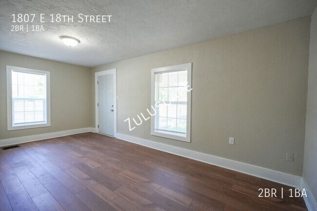 Foto del edificio - 1807 E 18th St