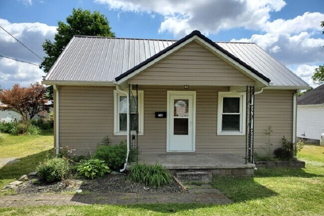 Building Photo - 718 Claire Ave