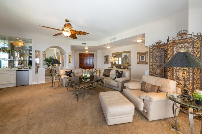 Building Photo - 930 Cape Marco Dr