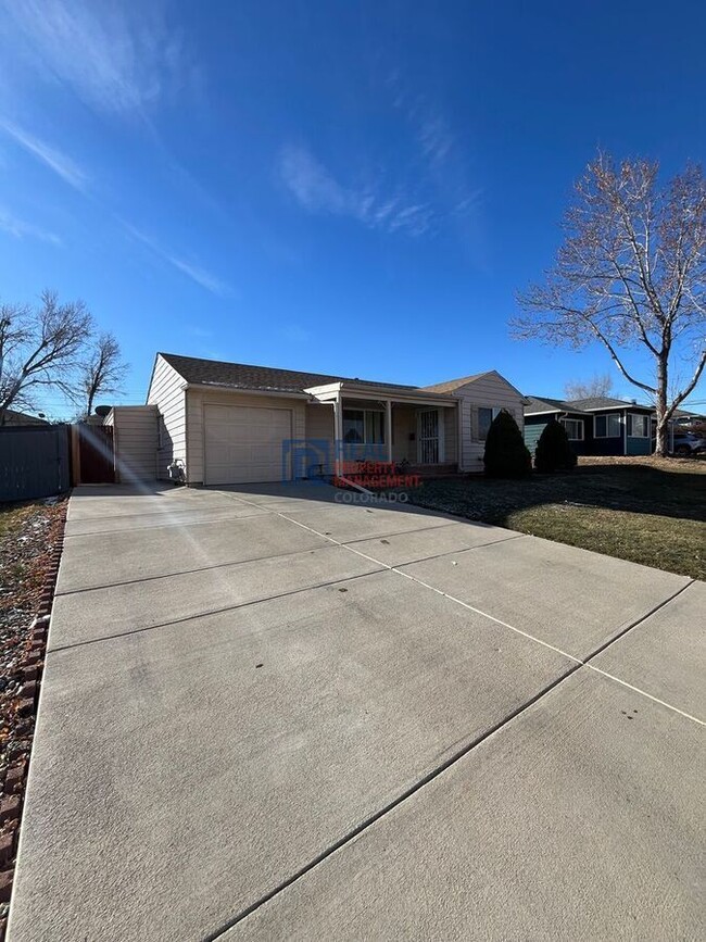 Photo - 2120 W Gill Pl House