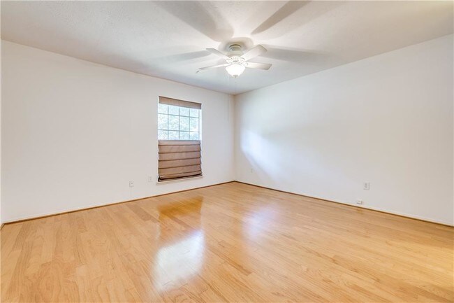 Building Photo - 13747 Flagstone Ln