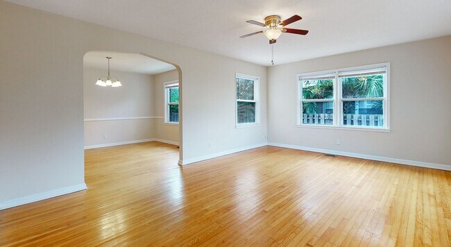 Foto del edificio - 1276-1276 Belmont Terrace