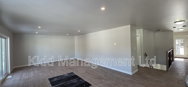 Photo du bâtiment - 3854 Glendale Dr