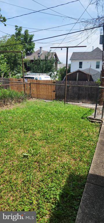 Building Photo - 2047 Griffis Ave