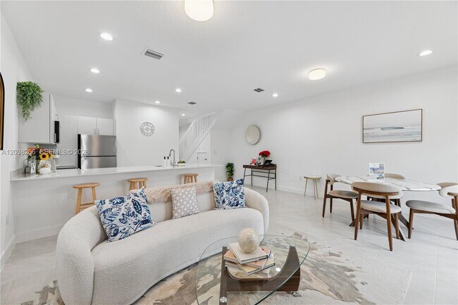 Foto del edificio - 635 NW 30th Ave