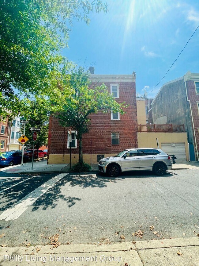 Building Photo - 4 br, 2.5 bath House - 1010 Bainbridge Street