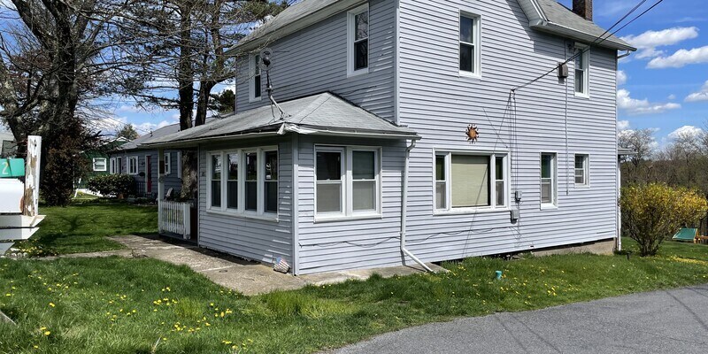 Primary Photo - 1562 Prospect St