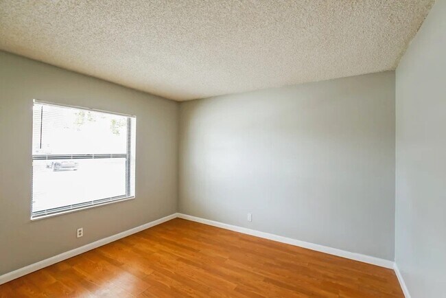Foto del edificio - 5885 Lambeth Cir