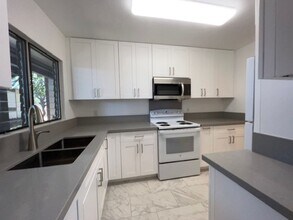 Building Photo - 96-216-216 Waiawa Rd