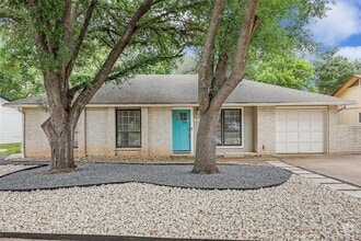 Building Photo - 307 Thistlewood Dr