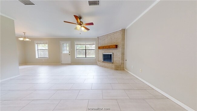 Building Photo - 1003 Val Verde Dr