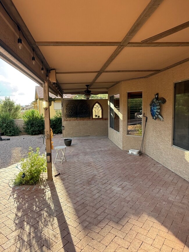 Foto del edificio - 2384 E Bonita Canyon Dr