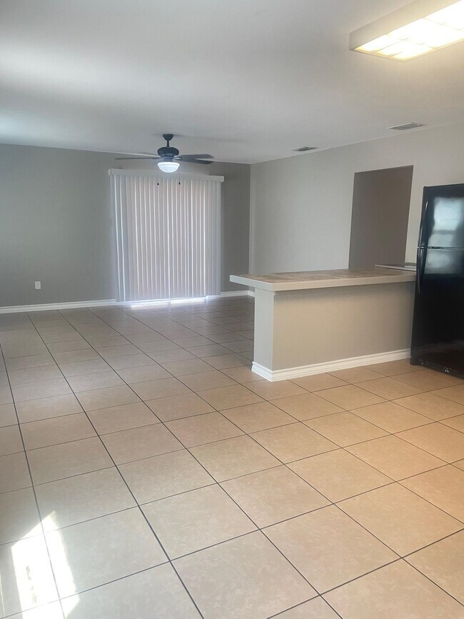 Building Photo - 406 Mescalero Dr