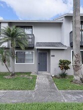 Building Photo - 504 Shoreview Dr