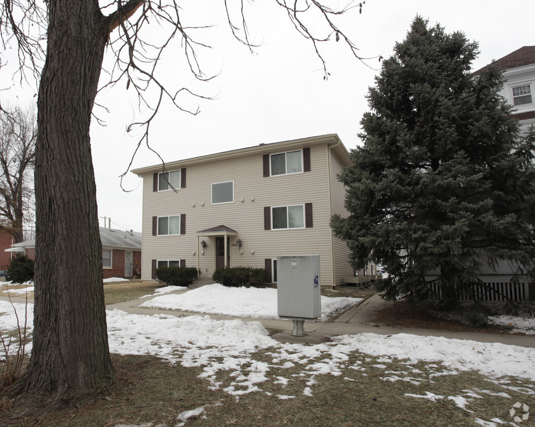 Building Photo - 1410 F St