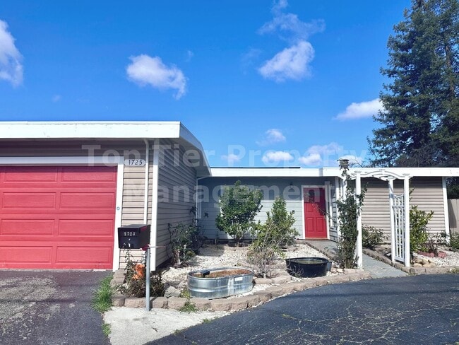 Building Photo - Very Nice 4 Bed, 2 Bath, 1,546 Sqft Concord House Available 03/15 For Lease!