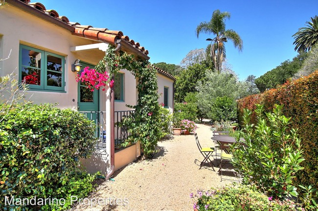 Building Photo - 3 br, 1.5 bath House - 121 Calle Alamo