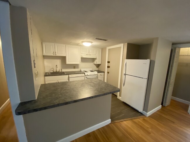 Building Photo - 1862 Beacon St