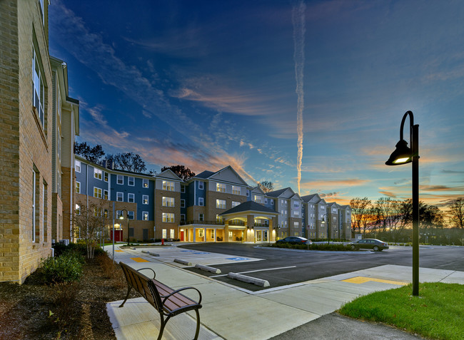 Foto del edificio - Pointe View at Aspen Hill - 62 years +