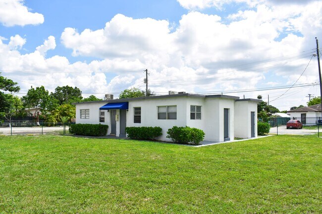 Building Photo - AVAILABLE NOW: For Rent -1/1- $1,550 near ...