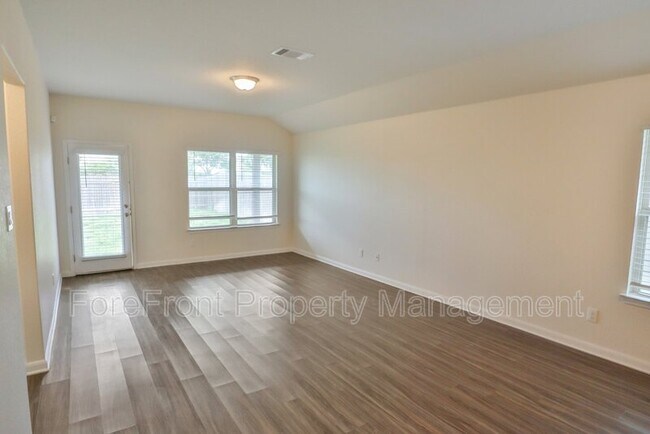 Building Photo - 2462 McCrae