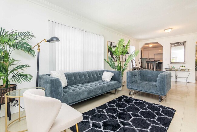 Foto del edificio - 7727 NW 4th Ct