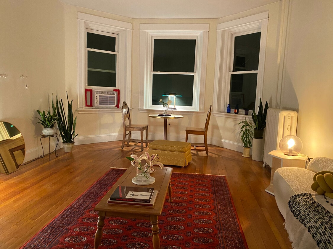 Primary Photo - 33 Stearns Rd