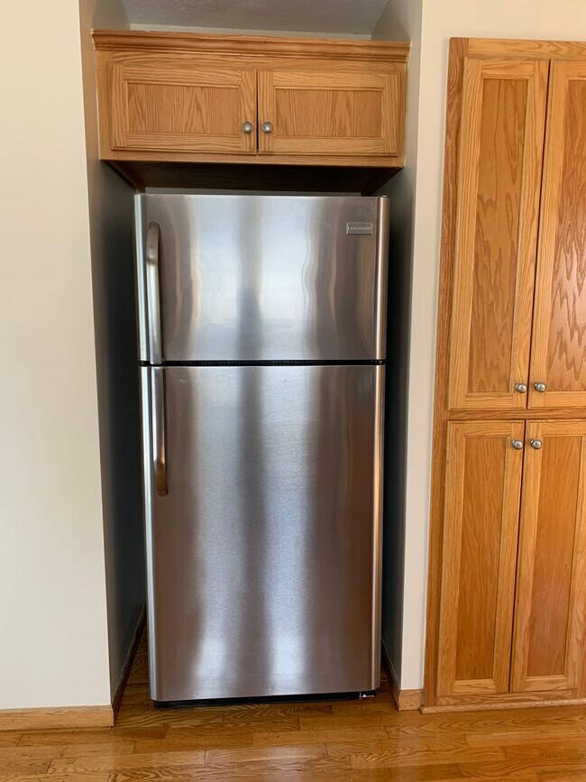 Stainless Steel Appliances - 4347 Fremont Ave N
