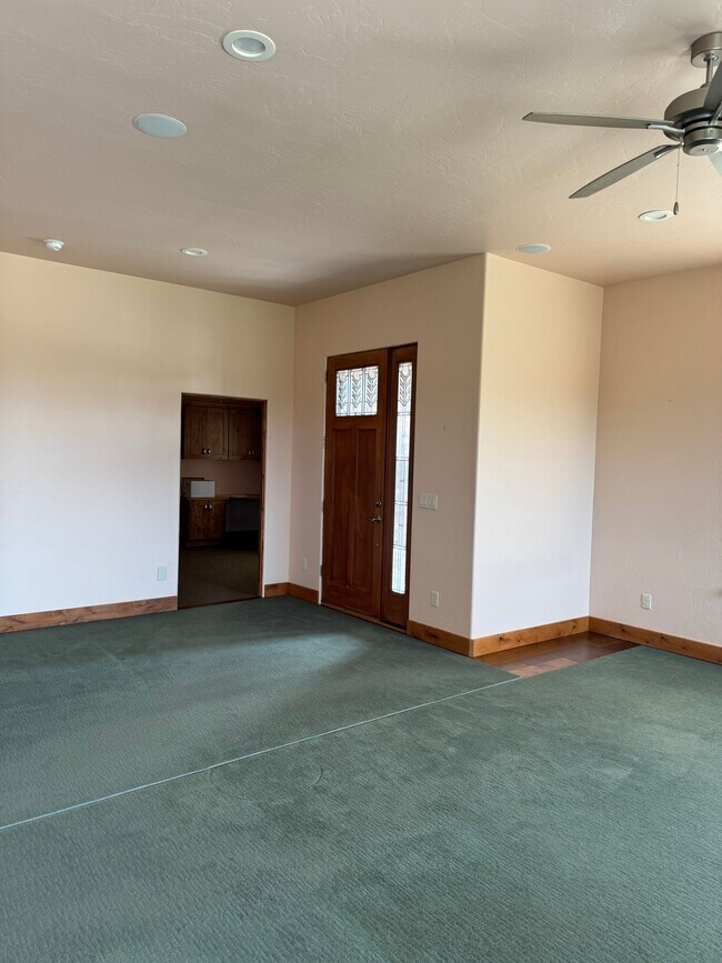 Front Door Entry - 933 25 5/8 Rd