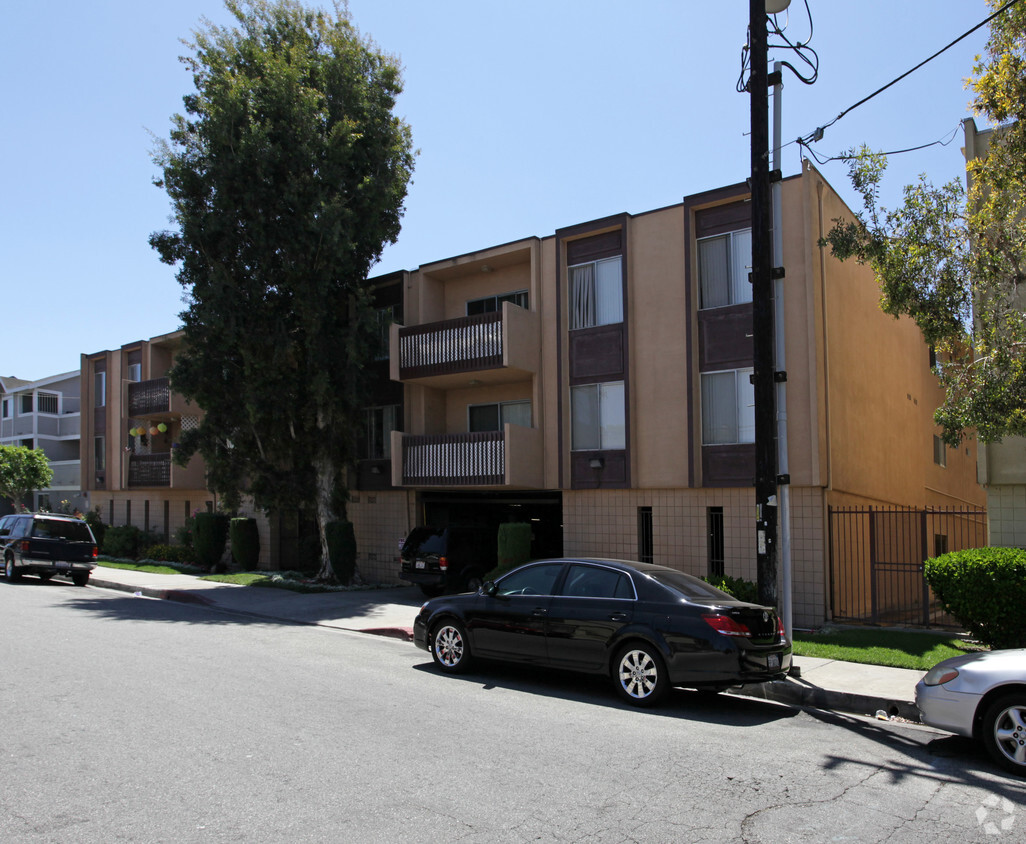 Building Photo - Fountain Villa Apartments