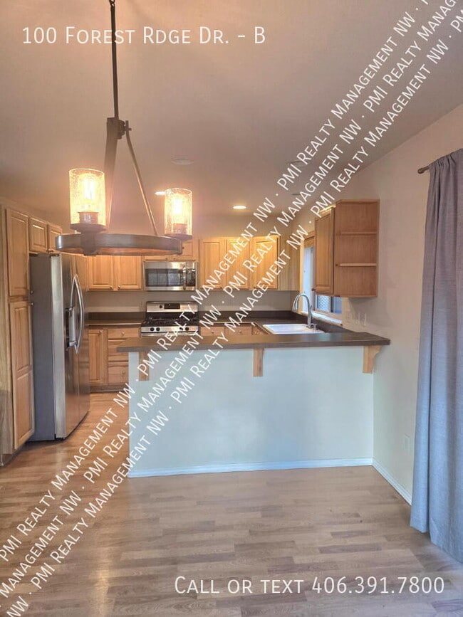 Foto del edificio - 100 Forest Ridge Dr
