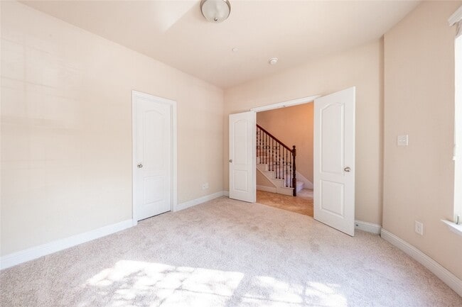 Building Photo - 2500 Rockbrook Dr