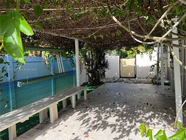 Foto del edificio - 1401 Kilgore Ln