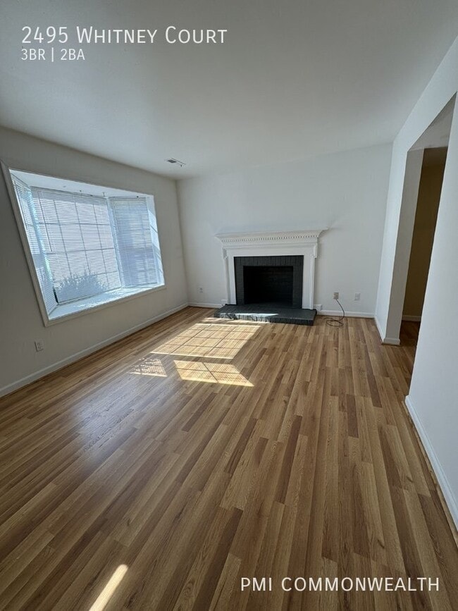 Foto del edificio - 2495 Whitney Ct