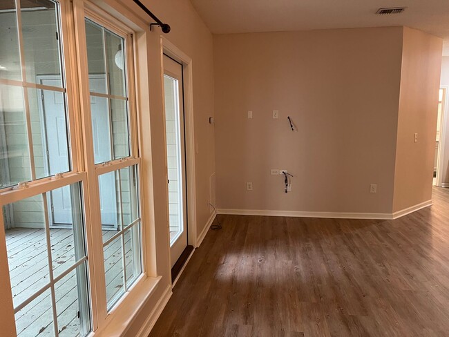 Building Photo - Lovely Condo with Updated Bathrooms and Private View - Summer House