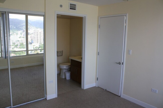 Foto del edificio - Luxurious Condo with Mountain Views