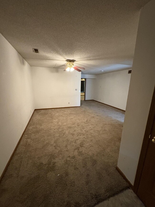 Building Photo - 2 Bed 2 Full Bath for Lease!