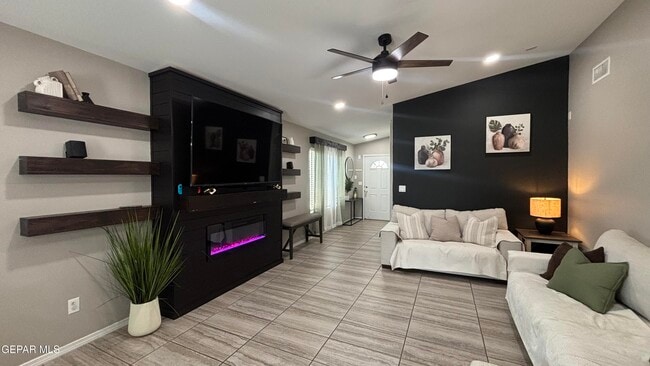 Building Photo - 11613 Flor Galatea Wy