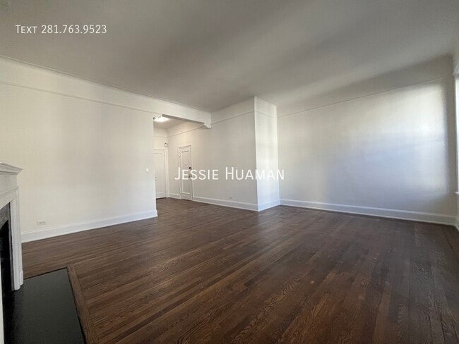 Building Photo - 106 E 81st St