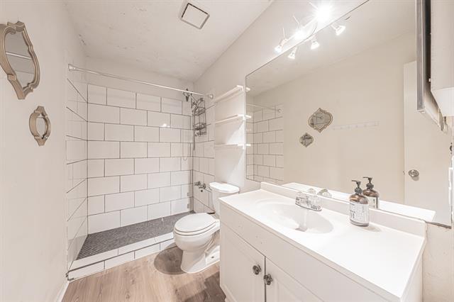 Building Photo - 1508 6th Ave