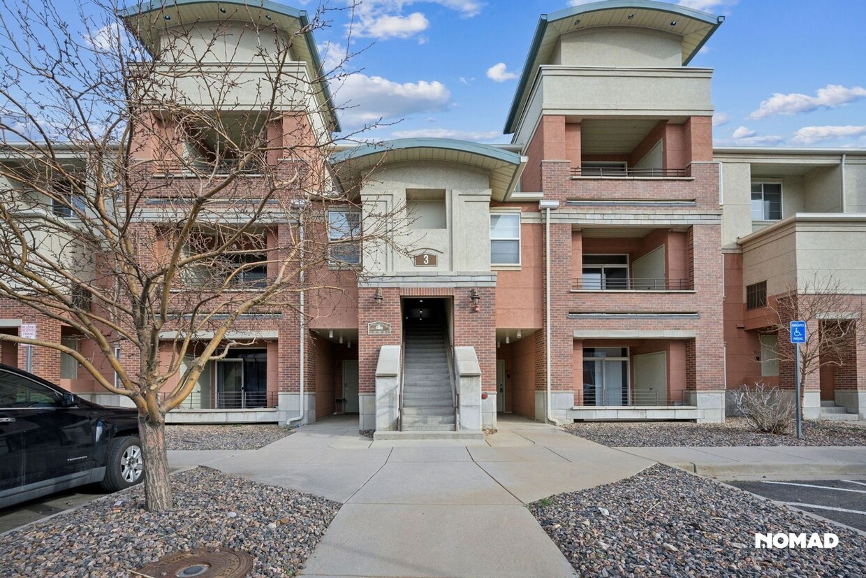 Foto principal - Charming 2BR Condo in Denver