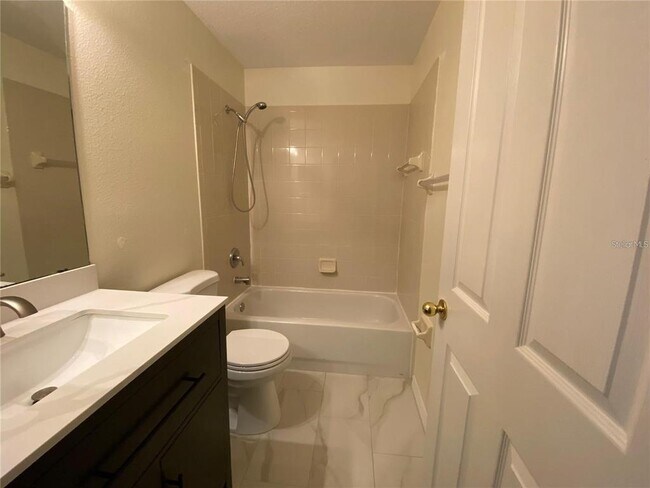 Foto del edificio - 14821 Redcliff Dr