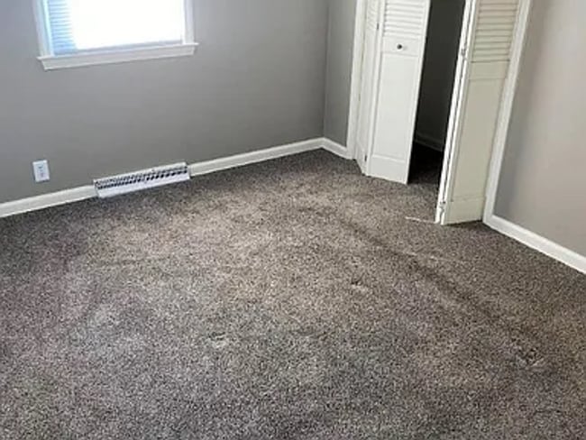 Building Photo - 5607 N 68th St