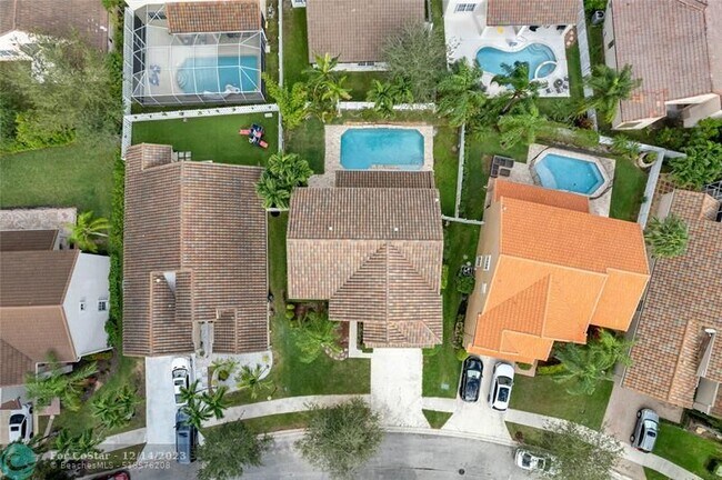 Foto del edificio - 132 Cameron Dr