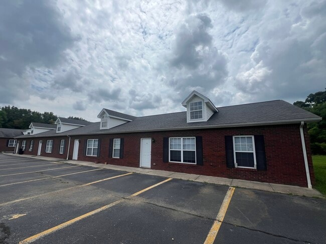 Building Photo - 2014 N Willow Ave